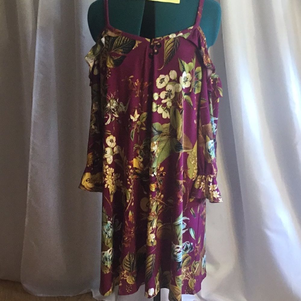Boldly flowered dress with long sleeves, cold shoulder style in size large - Picture 2 of 14